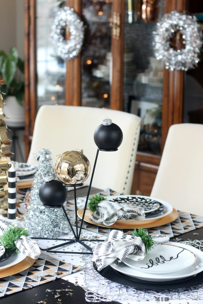 A Merry and Metallic Christmas Dining Room and Glam Tablescape | This is our Bliss Christmas Home Tour 2016