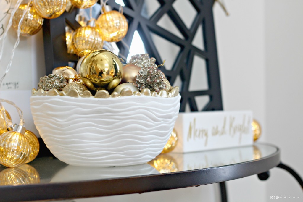 A Merry and Metallic Christmas Home | 12 Days of Holiday Homes Tour 2016: This is our Bliss Christmas Living Room | Entryway Table || www.thisisourbliss.com