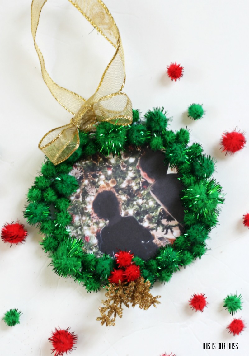 Christmas DIY: Ornament wreath