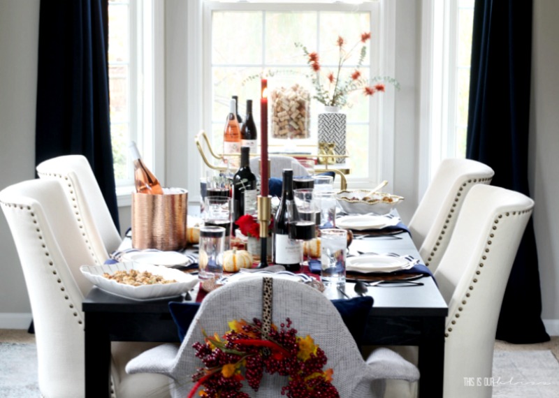 Navy Blue and Burgundy Thanksgiving Tablescape plus my go-to wine and appetizer pairings #Thanksgiving #ThanksgivingTable