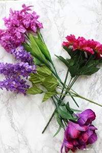 How to Make a Quick and Easy Spring Centerpiece [using fresh & faux flowers!] - Spring Progressive Dinner Hop - This is our Bliss