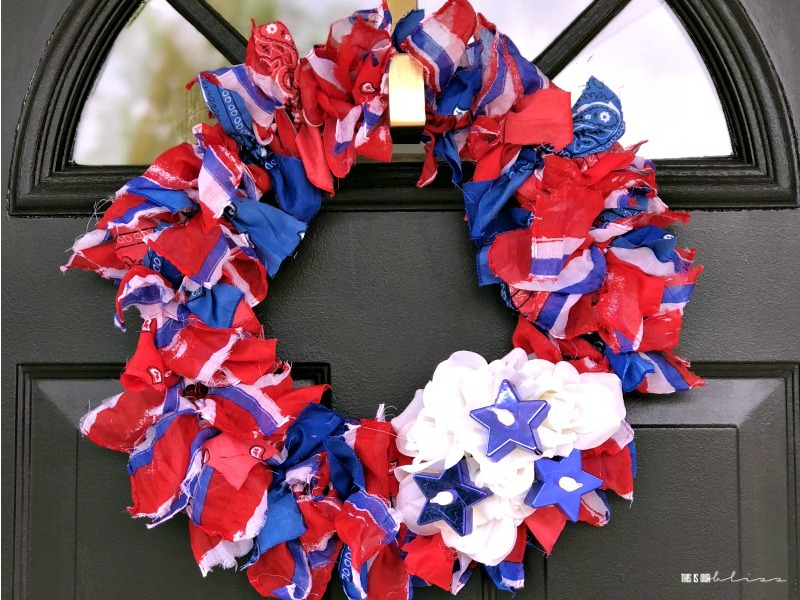 14 Red, White, and Blue Decor Ideas for Patriotic Decor All Year