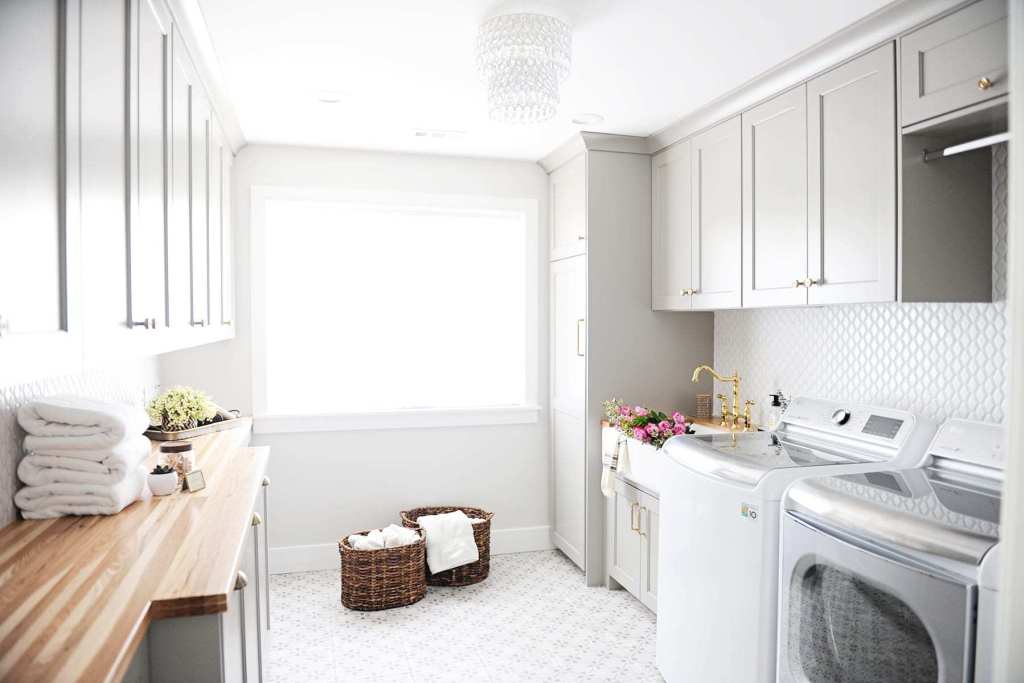 glam laundry room – inspiring laundry room ideas - This is our Bliss