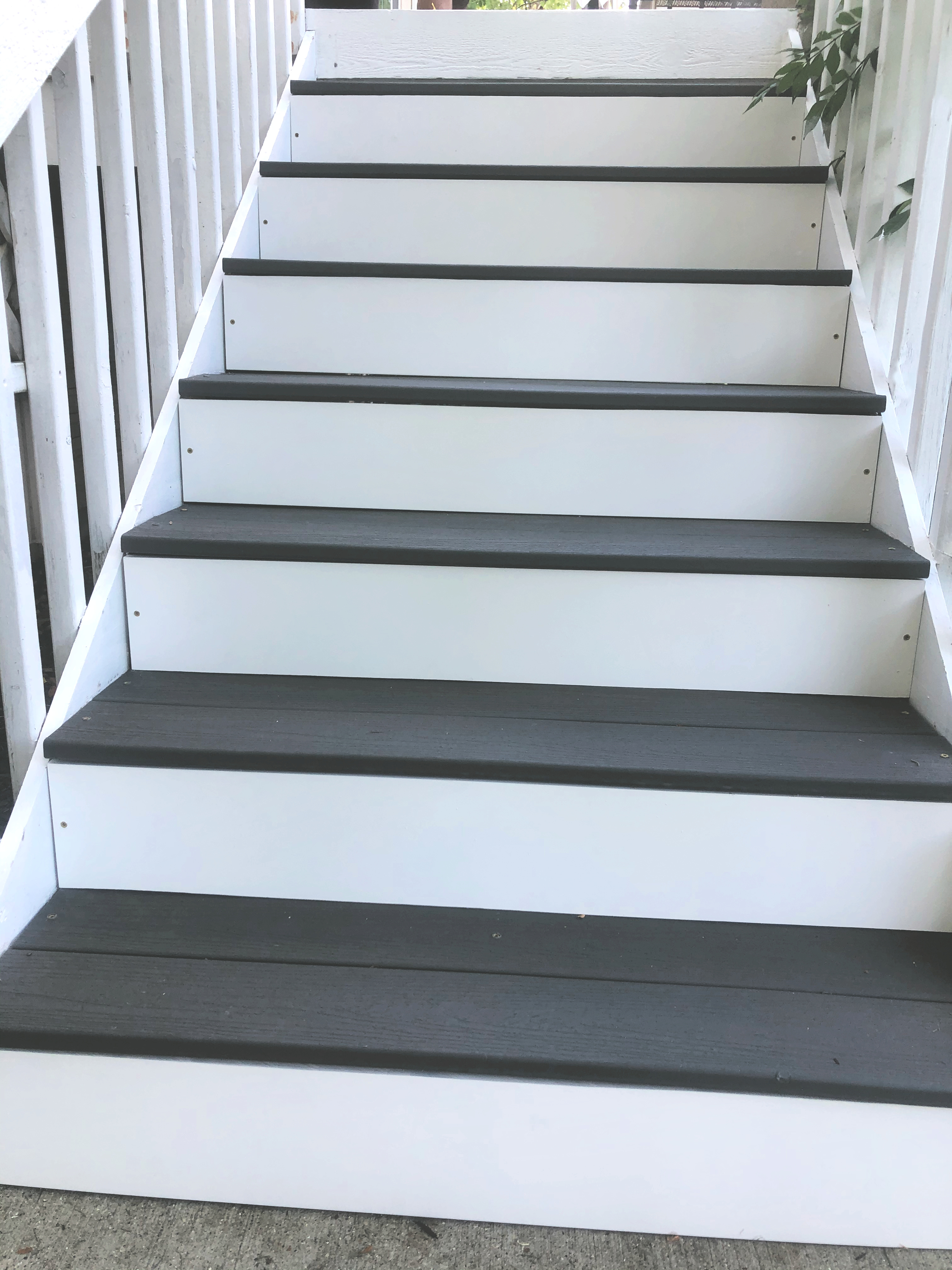 trex deck boards on staircase - small deck refresh - This ...
