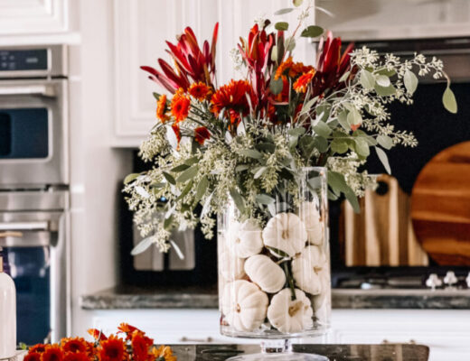 simple and elegant floral centerpiece for fall - This is our Bliss #fallcenterpiece #pumpkincenterpiece #fallflowers