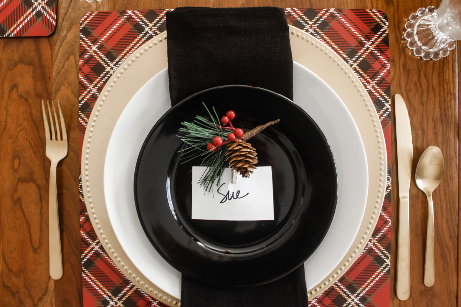 simple-diy-place-cards-for-your-christmas-table-this-is-our-bliss