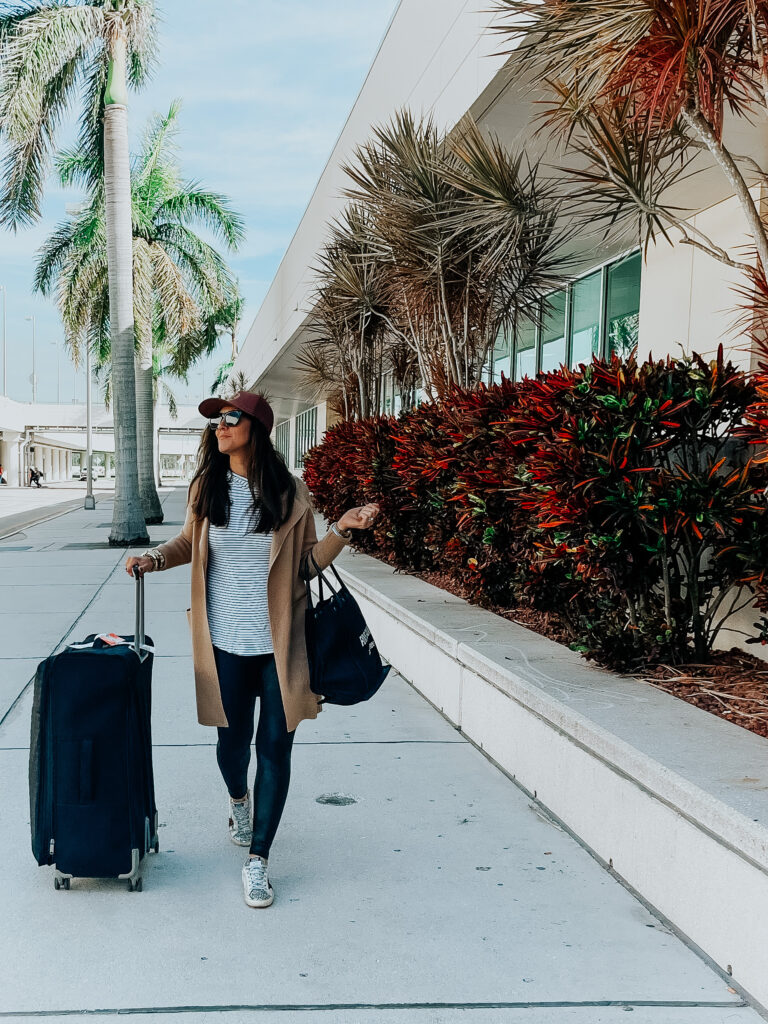 Comfortable Travel Outfit Ideas for Women