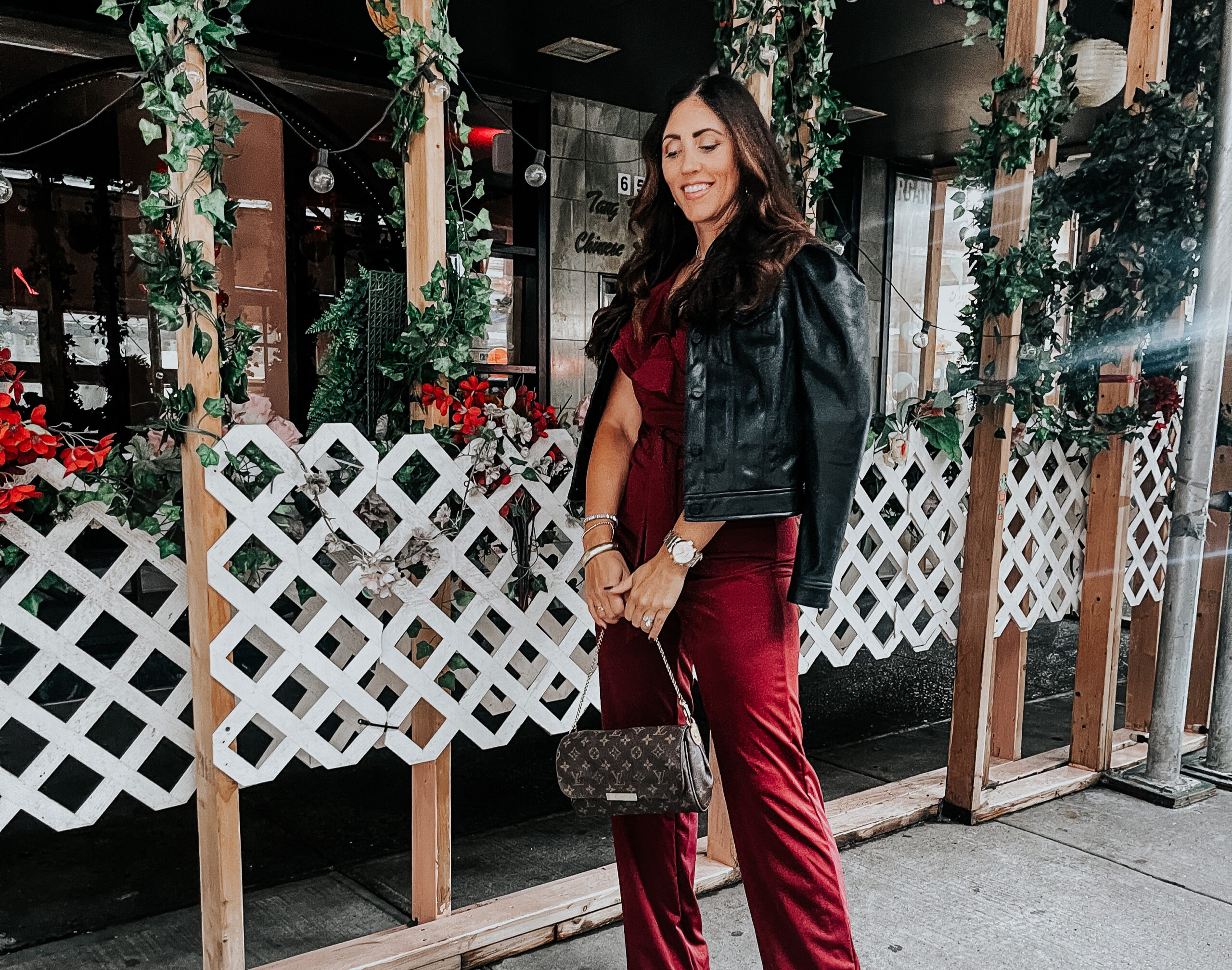 Burgundy Velvet Pants Outfits For Women (5 ideas & outfits