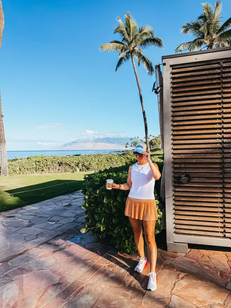 athleisure look in maui - this is our bliss